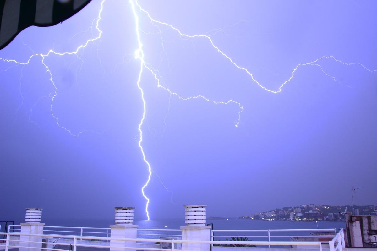 EIn Gewitter in Palma im vergangenen September.