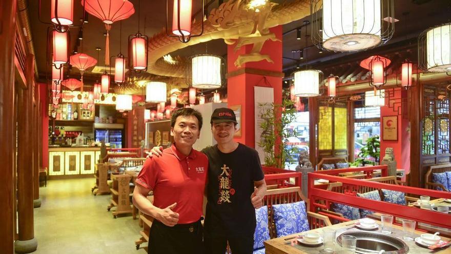 El restaurante de A Coruña elegido para rodar la nueva temporada de ‘Clanes’ de Netflix: "Buscaban un lugar que recordase a China"