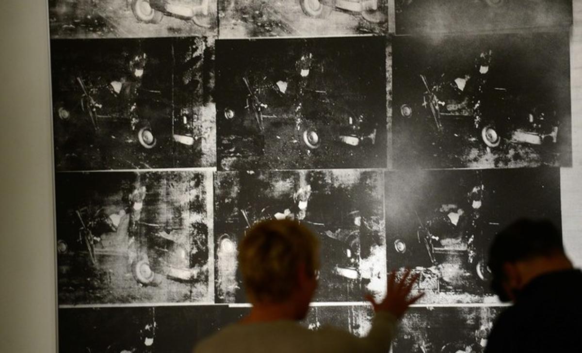 L’obra ’Silver Car Crash (Double Disaster)’, d’Andy Warhol, subhastada dimecres a Nova York. L’obra ’Silver Car Crash (Double Disaster)’, d’Andy Warhol, subhastada dimecres a Nova York.