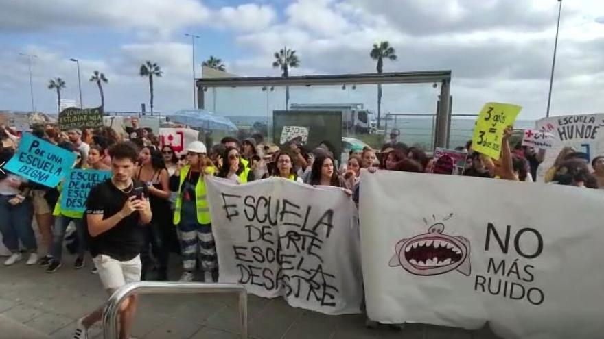 &quot;¡Escuela de Arte, Escuela Desastre!&quot;: alumnado y docentes reclaman mejoras en las instalaciones del centro educativo