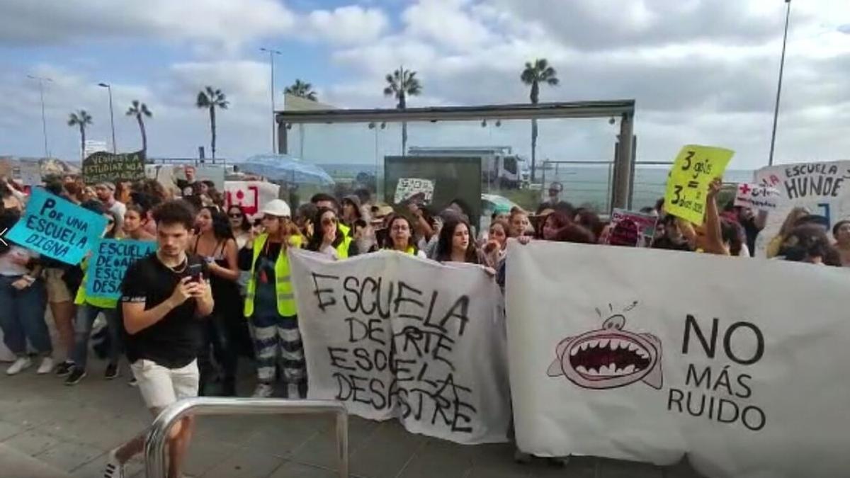 Protesta de los alumnos de la Escuela de Arte Superior y Diseño Gran Canaria
