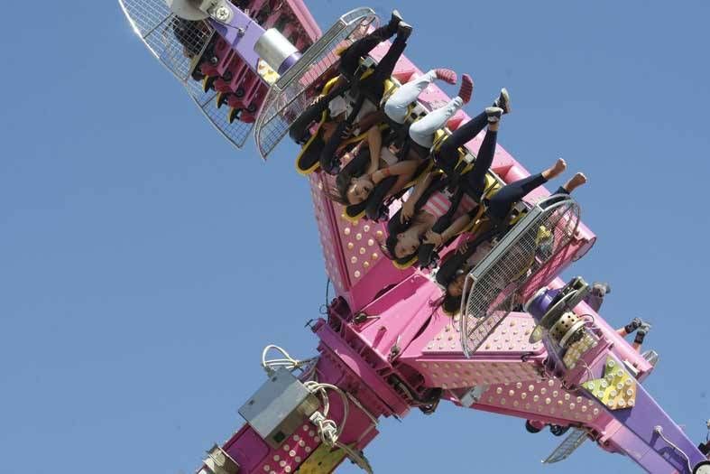 Martes de feria, el real toma color