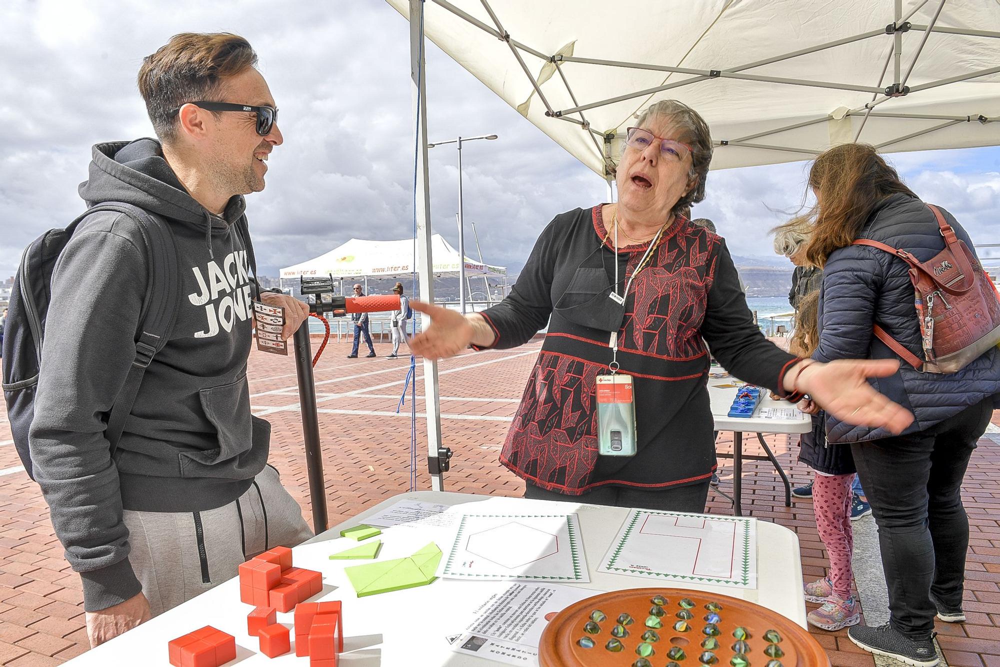 Fiesta de las Matemáticas y el Libro en la Plaza de la Puntilla