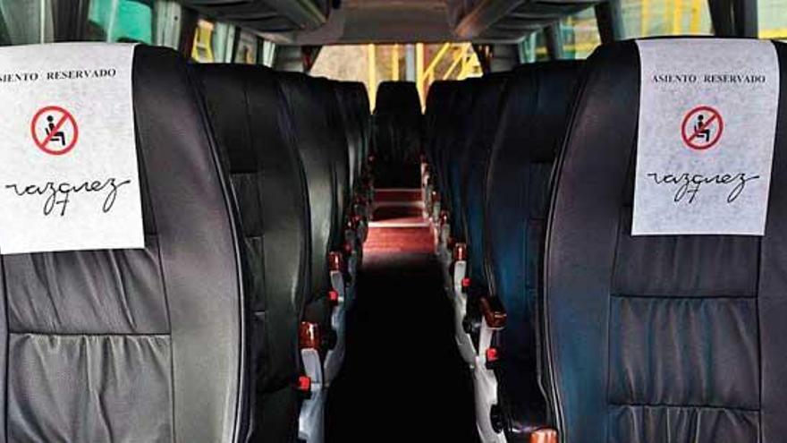 Interior de un autobús de la flota de Autocares Vázquez.