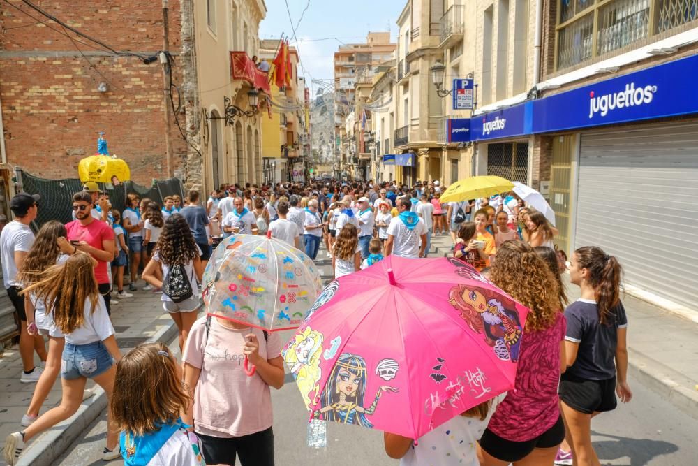 Multitudinaria participación en la tradicional carrera del Ayuntamiento a la plaza Castelar con motivo de la festividad de la Virgen de la Salud