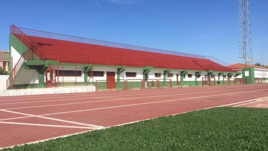 Los polideportivos abren sus pabellones y campos de fútbol