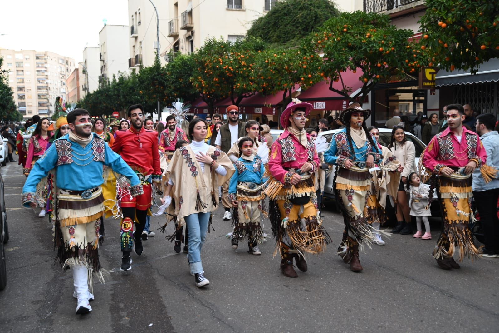 GALERÍA | Las Candelas de Santa Marina preludian el Carnaval de Badajoz