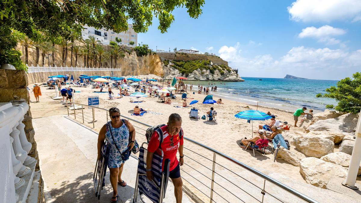 La playa del Mal Pas, ubicada junto al casco antiguo, entre las dos grandes playas de la ciudad.