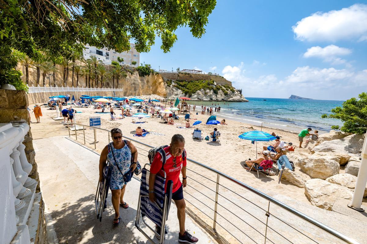 La playa del Mal Pas, ubicada junto al casco antiguo, entre las dos grandes playas de la ciudad.