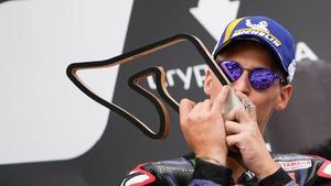 Quartararo: «Em passo la carrera salvant caigudes»