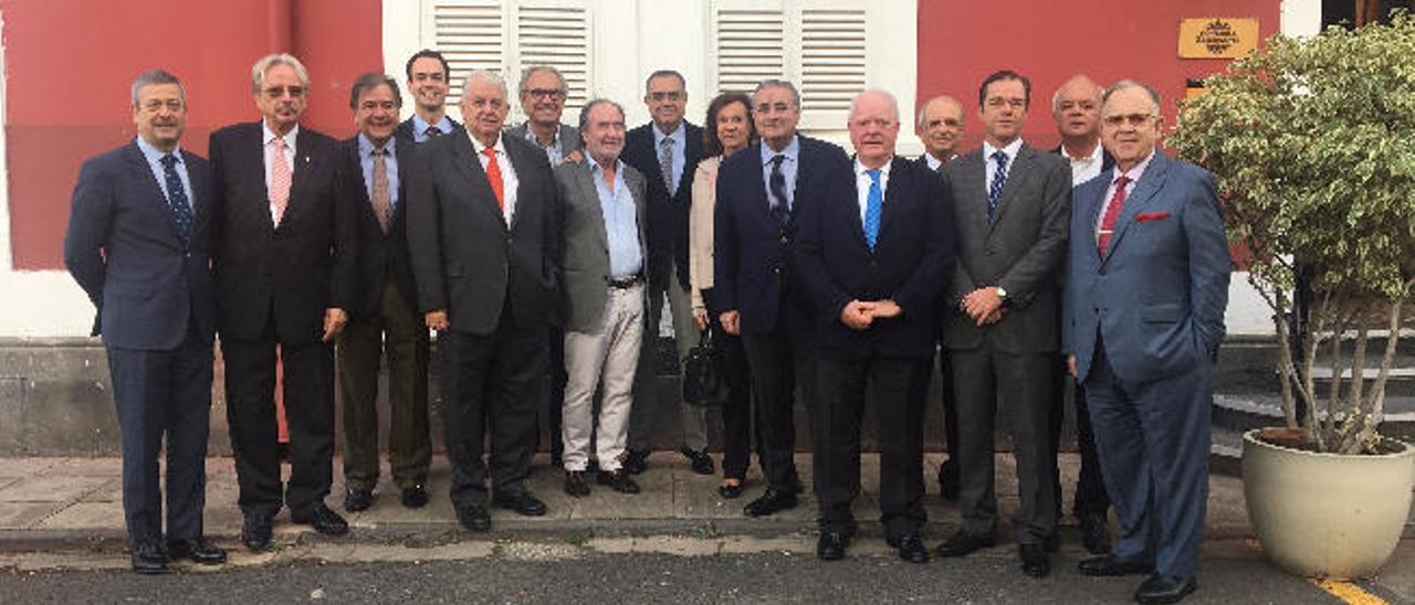 Varios miembros del Círculo en una reunión celebrada al final del pasado año.