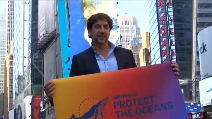 Javier Bardem pide en Times Square un pacto mundial en defensa de los océanos