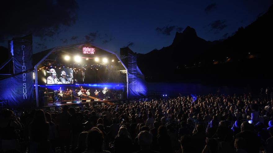 El escenario flotante del Auditorio Natural de Lanuza, en Sallent de Gállego, se volverá a llenar de la mejor música en el mes de julio.