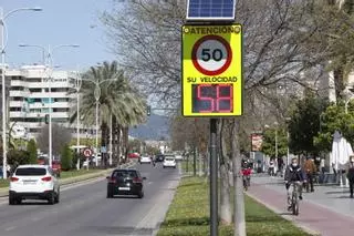 Fallece una mujer de 74 años en plena calle en la avenida de Cádiz