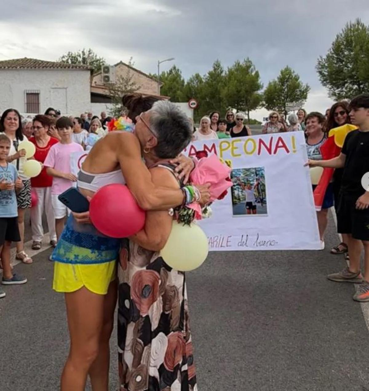 Abrazos y mucha emoción