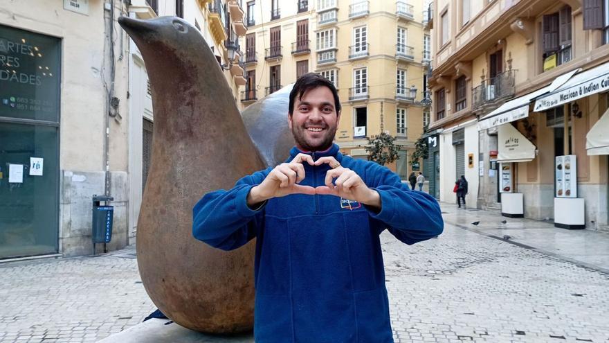 Iván Perchante, en el Centro de Málaga, fundador de ‘Doble Corazón’, declarada de utilidad pública