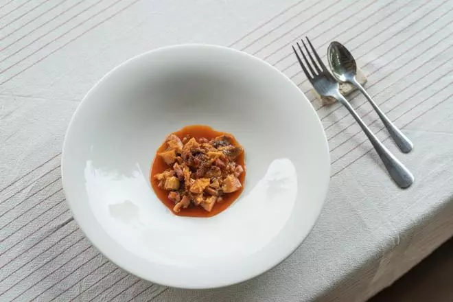 El restaurante de alta cocina asturiana que se esconde en medio de una Reserva de la Biosfera: en una aldea de 40 habitantes convertida en paraíso gastronómico