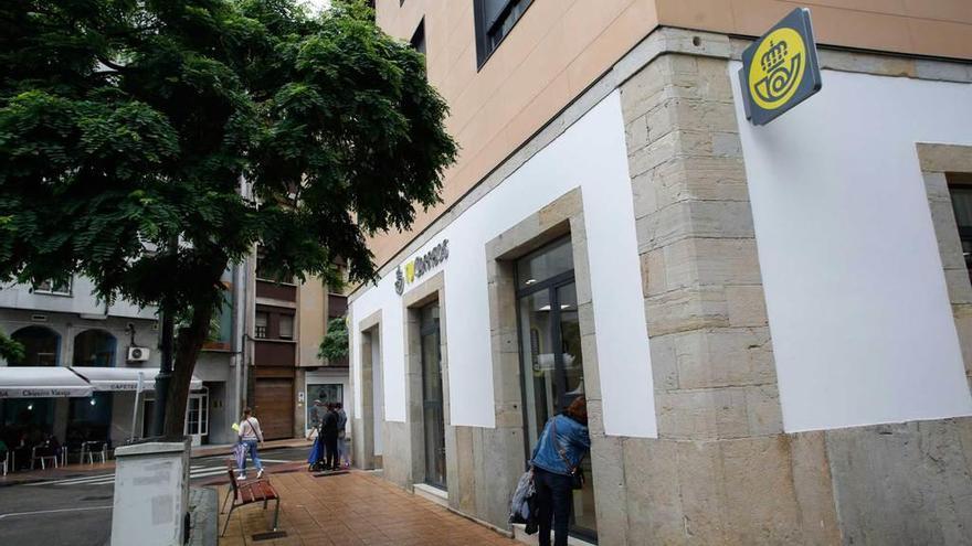 El exterior de la nueva sede de Correos, en la plaza de la Merced.