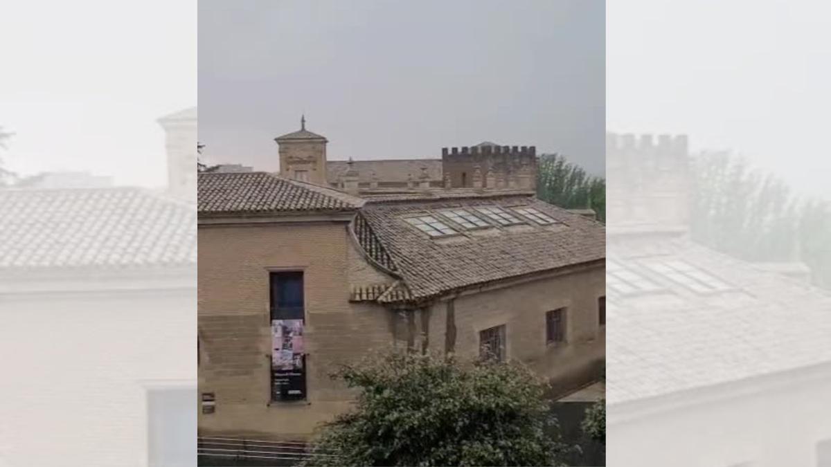 VÍDEO | Una fuerte tormenta cae sobre Huesca y causa numerosas afecciones