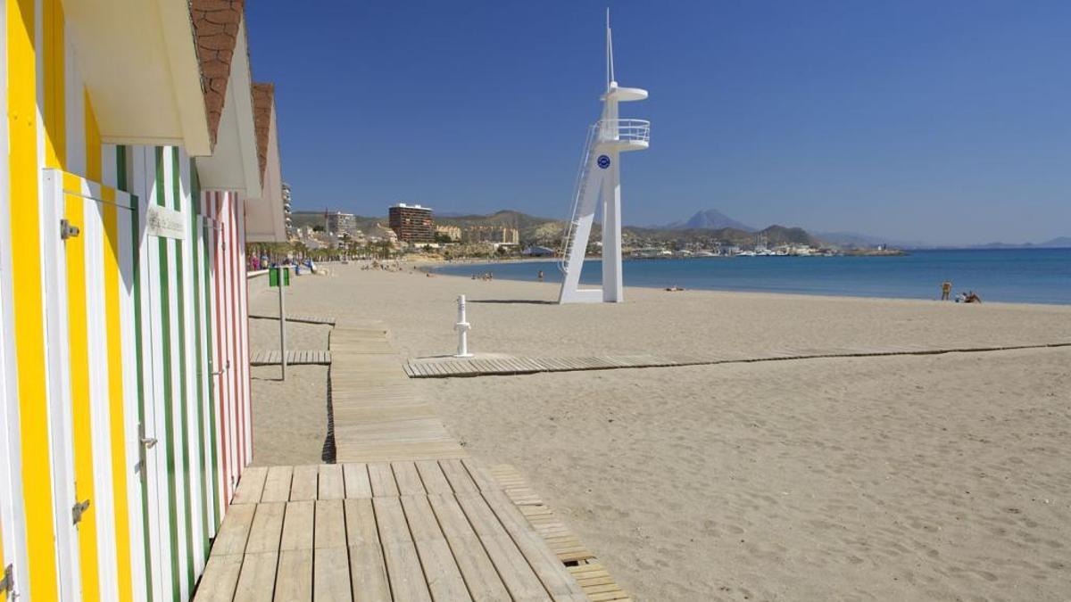Playa del Carrer La Mar de El Campello en una imagen de archivo.