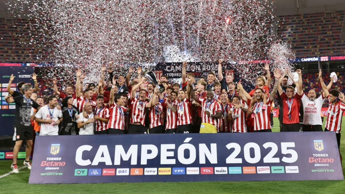 Estudiantes celebra el Torneo Clausura 2025