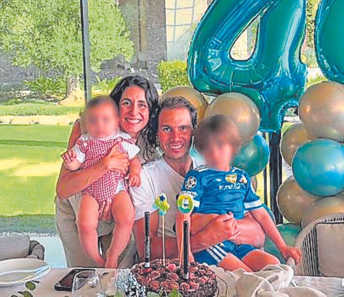 Rafa Nadal con su familia.