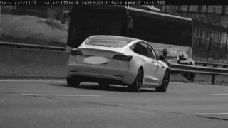 Su coche iba por Madrid a 138 kilómetros por hora. Se libra de la multa y del delito porque se lo cogieron "en una fiesta" para ir "a comprar hielo"