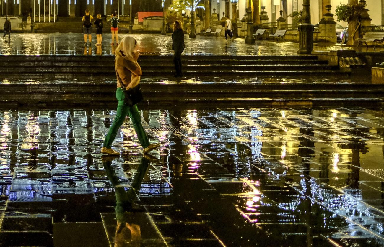 La lluvia riega Las Palmas de Gran Canaria