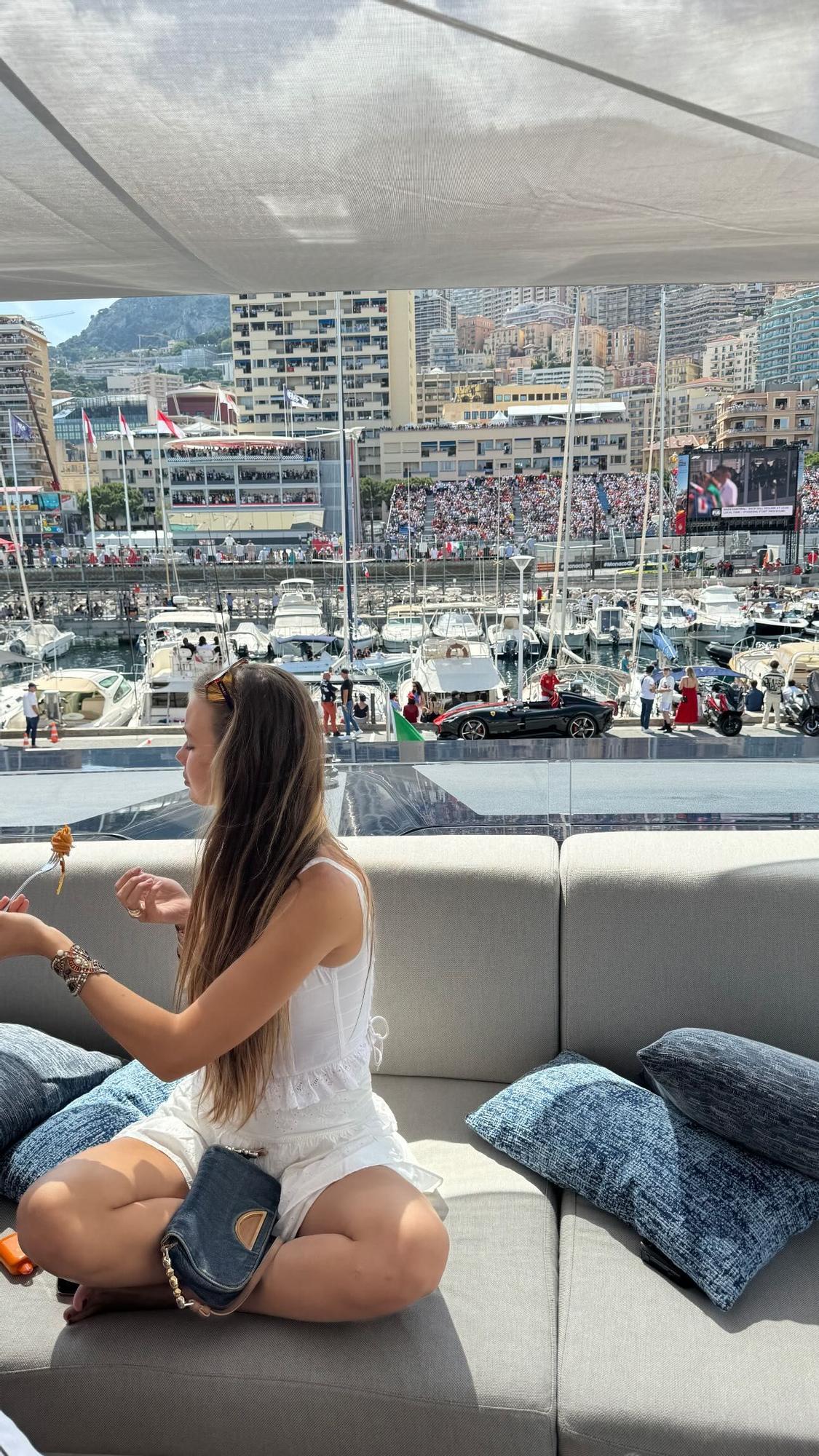 Fedez muestra a su nueva novia en redes durante el GP de Mónaco.