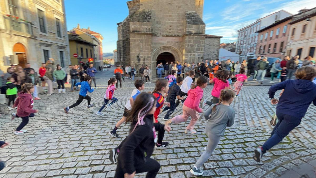 EN IMÁGENES: Así fue la San Silvestre de Salas, con más de 200 corredores de todas las edades