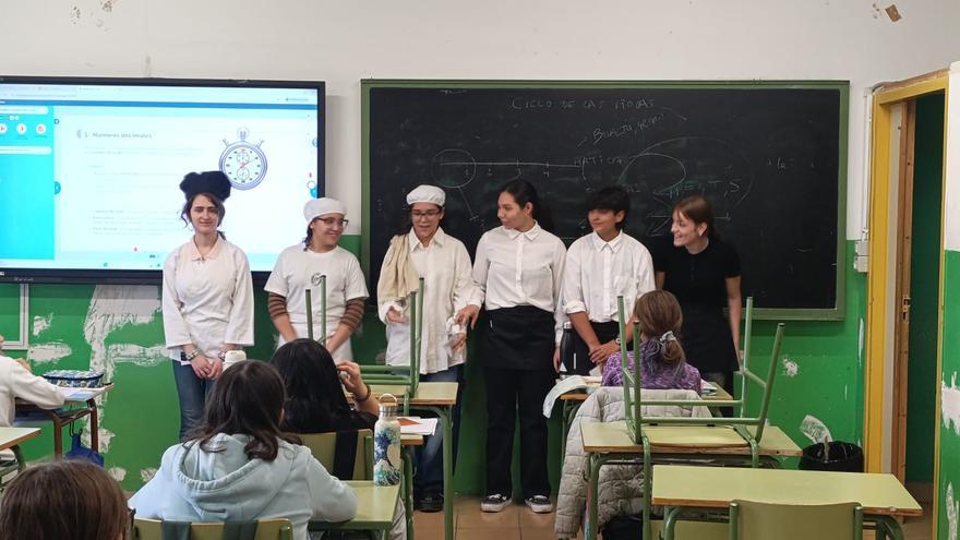 Poesía en escena, en el IES Virgen del Pilar sirve un exquisito menú poético