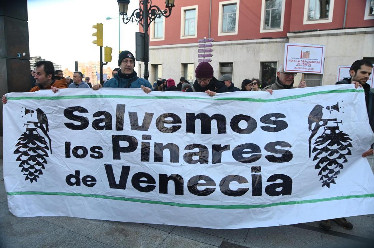 En imágenes | El Picarral se levanta contra la construcción de una depuradora en el barrio