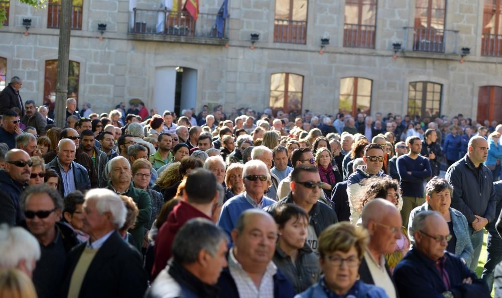 Último adiós a los fallecidos en en Combarro