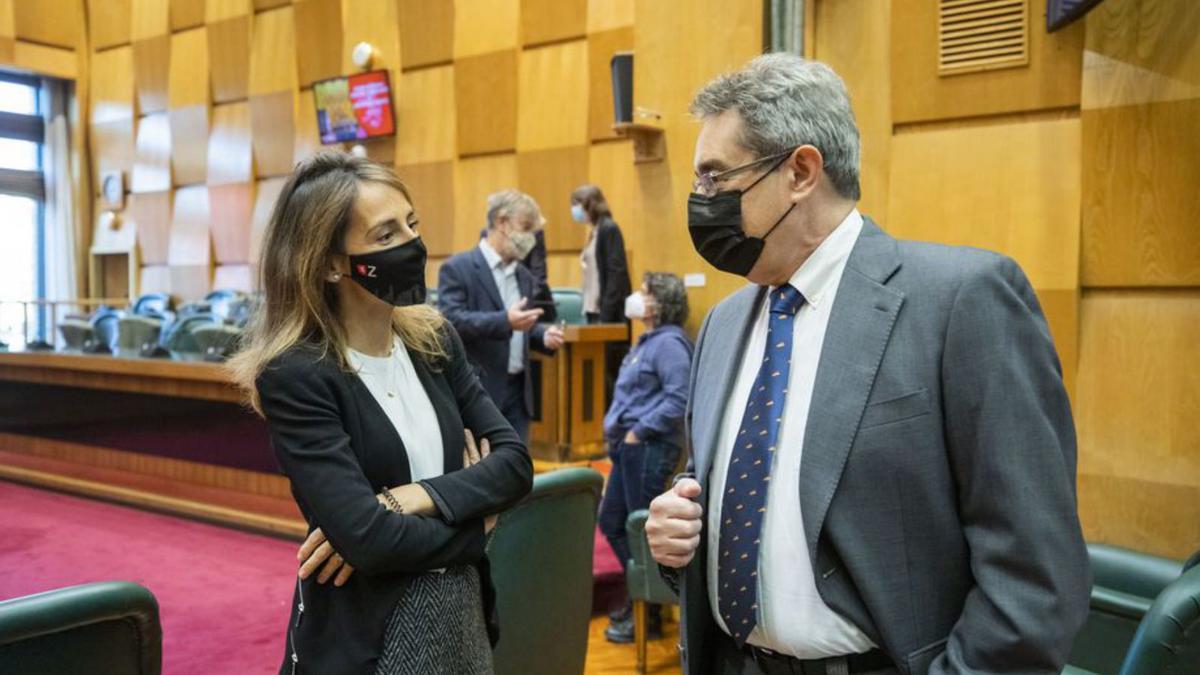 María Navarro (PP) y Julio Calvo (Vox) en una imagen de archivo.