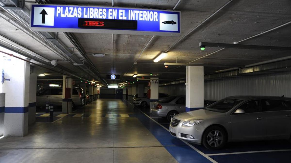 Interior de uno de los aparcamientos municipales de Málaga.