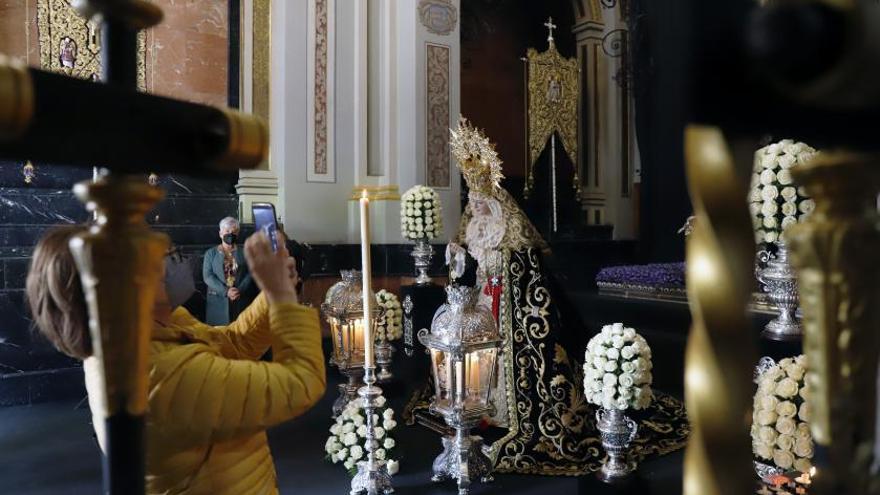 La Virgen de los Dolores en la 
iglesia de San Pedro este Viernes de Dolores. Paula Guardián