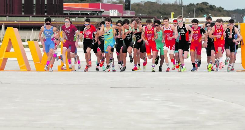 Salida de la carrera junior masculina. | Mara Villamuza