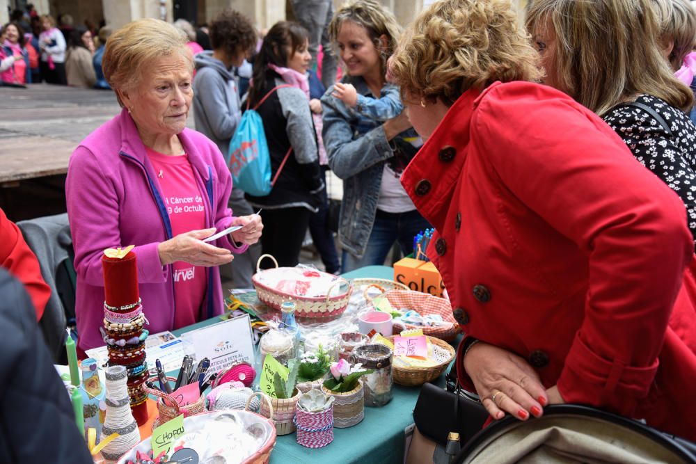 Alcoy se tiñe de rosa contra el cáncer de mama