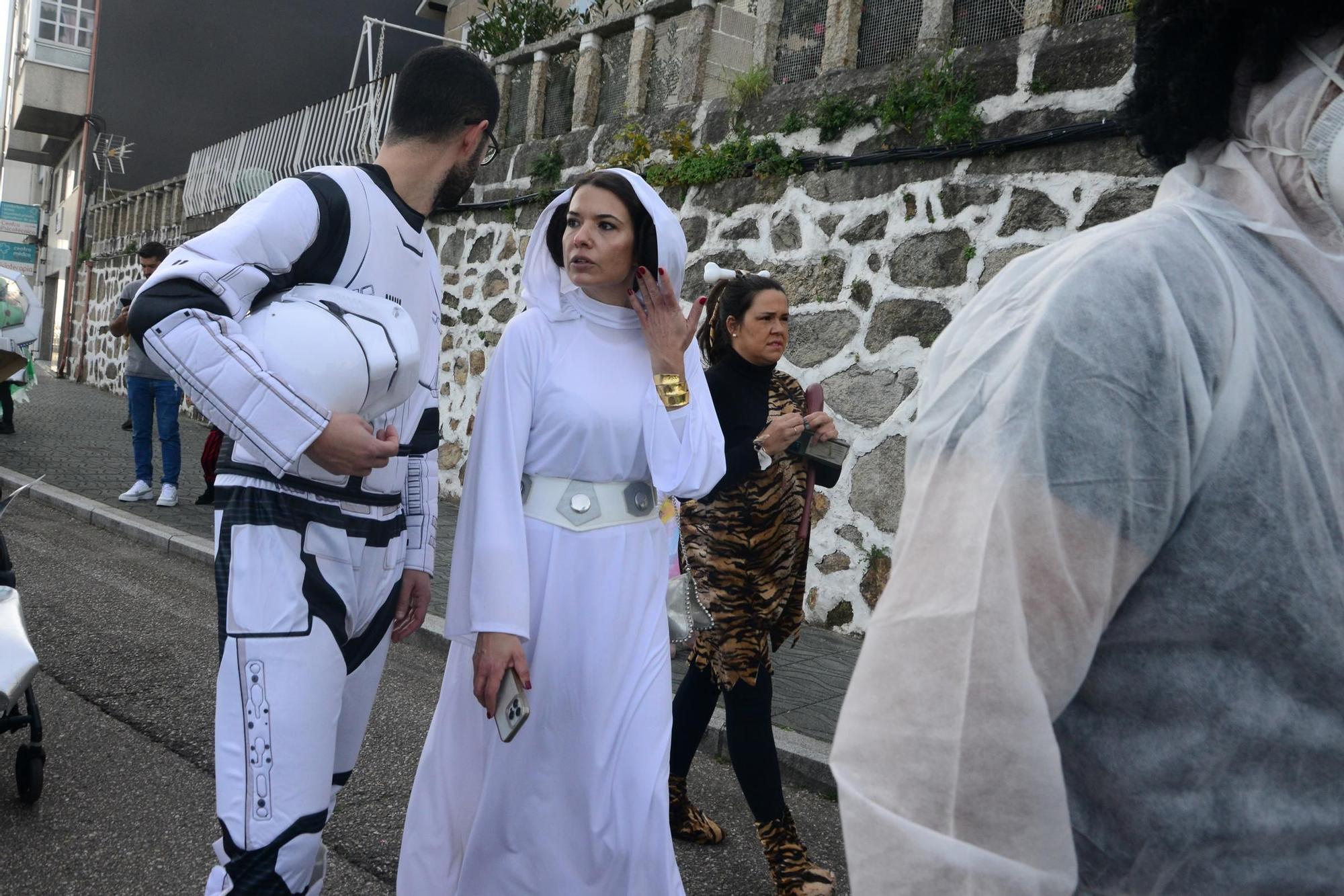 Los pequeños de Moaña disfrutan del Enterro da Xoubiña