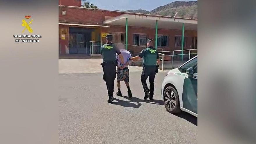 El hombre que robó en un comercio de San Vicente lo había intentado minutos antes en otro