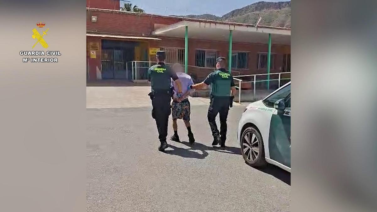 El hombre que robó en un comercio de San Vicente lo había intentado minutos antes en otro