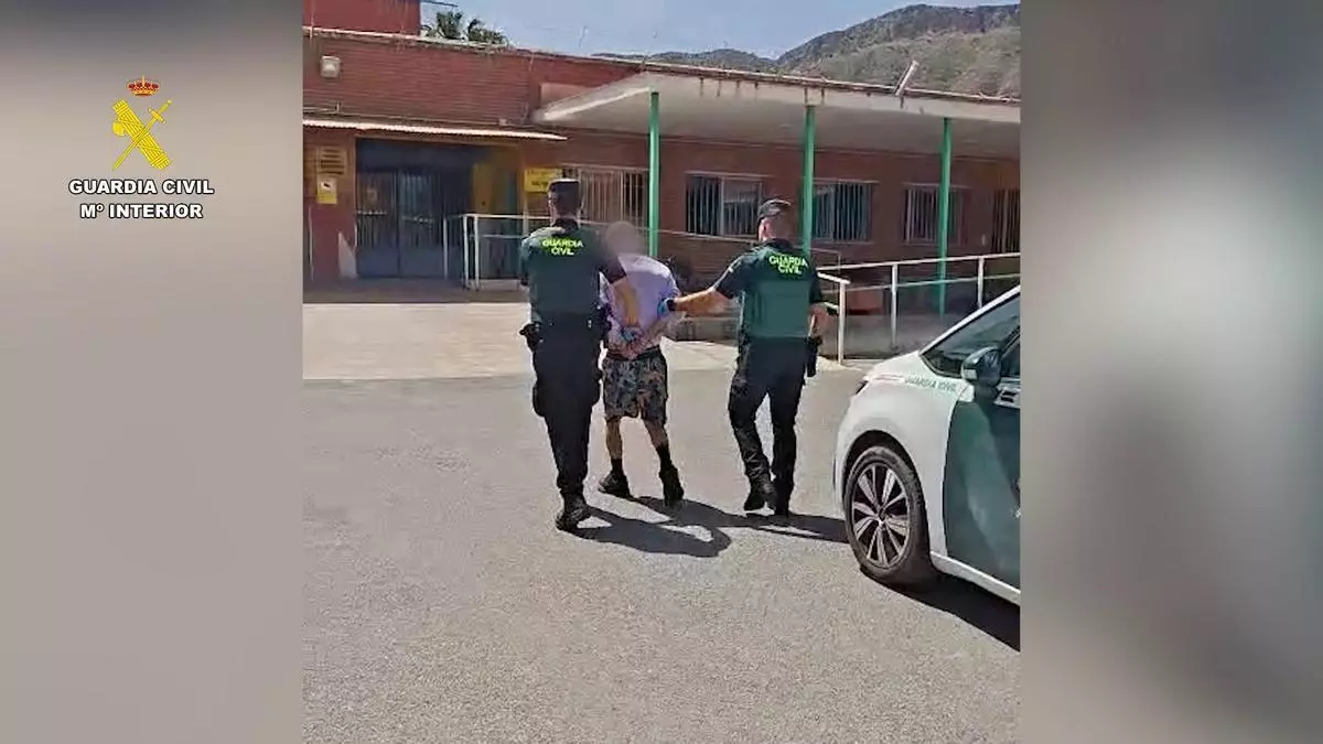 El hombre que robó en un comercio de San Vicente lo había intentado minutos antes en otro