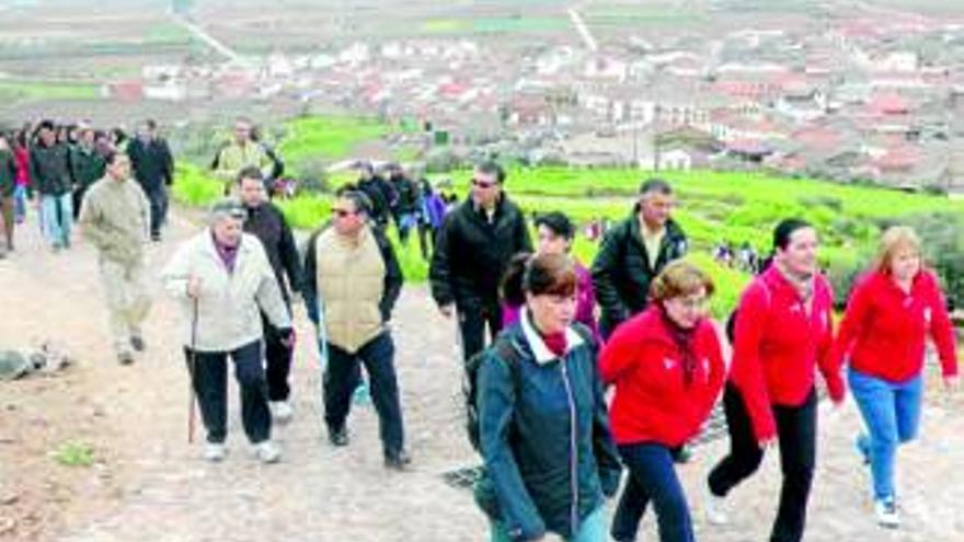 Más de 500 senderistas, en la ruta arqueológica