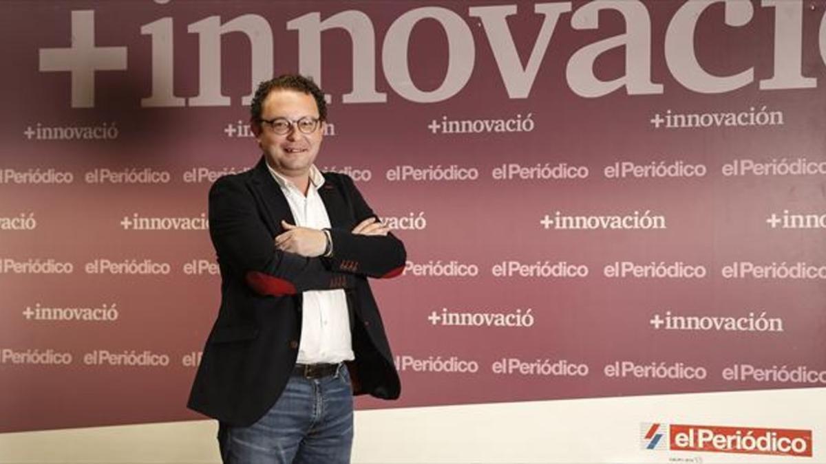 INNOVADOR. Valls, director general de la Mobile World Capital Barcelona, en la redacción de EL PERIÓDICO.