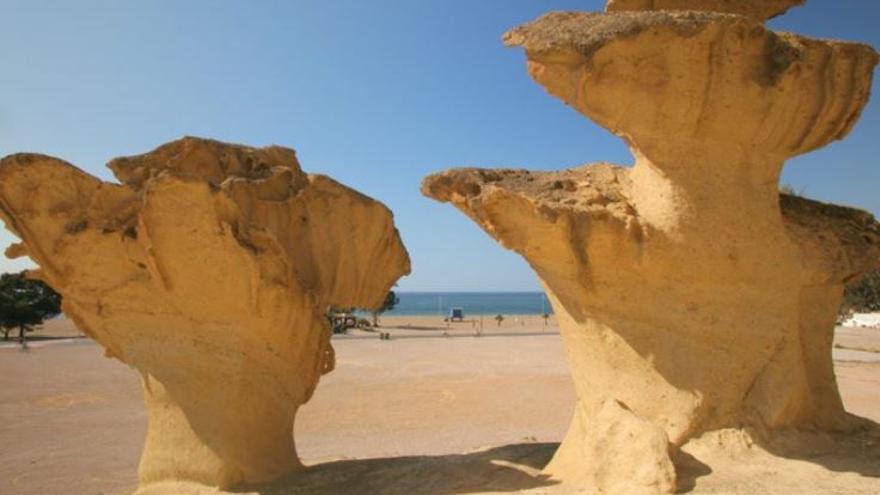 Erosiones  junto a la playa en Bolnuevo, Mazarrón