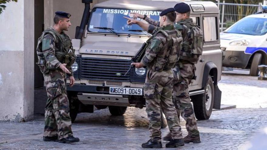 La policía francesa detiene al sospechoso del atropello intencionado a militares de esta mañana