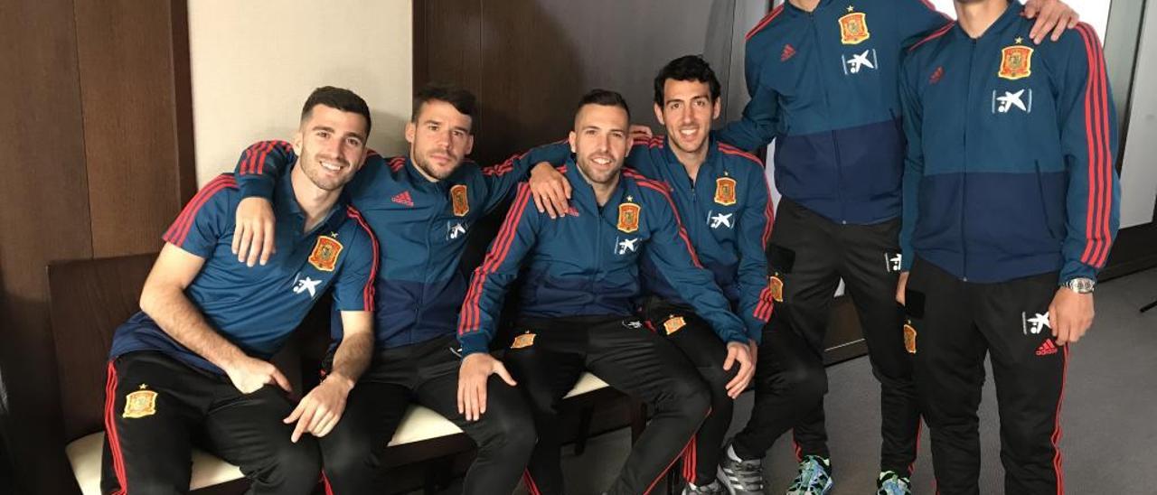 Gayà, Bernat, Jordi Alba, Parejo, Rodrigo y Canales, ayer en Las Rozas.