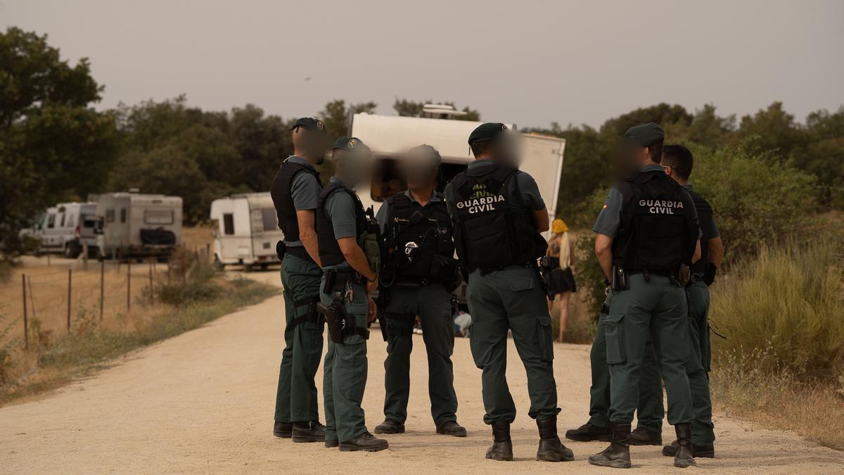 Despliegue de Guardia Civil en la &quot;rave&quot; de Argusino