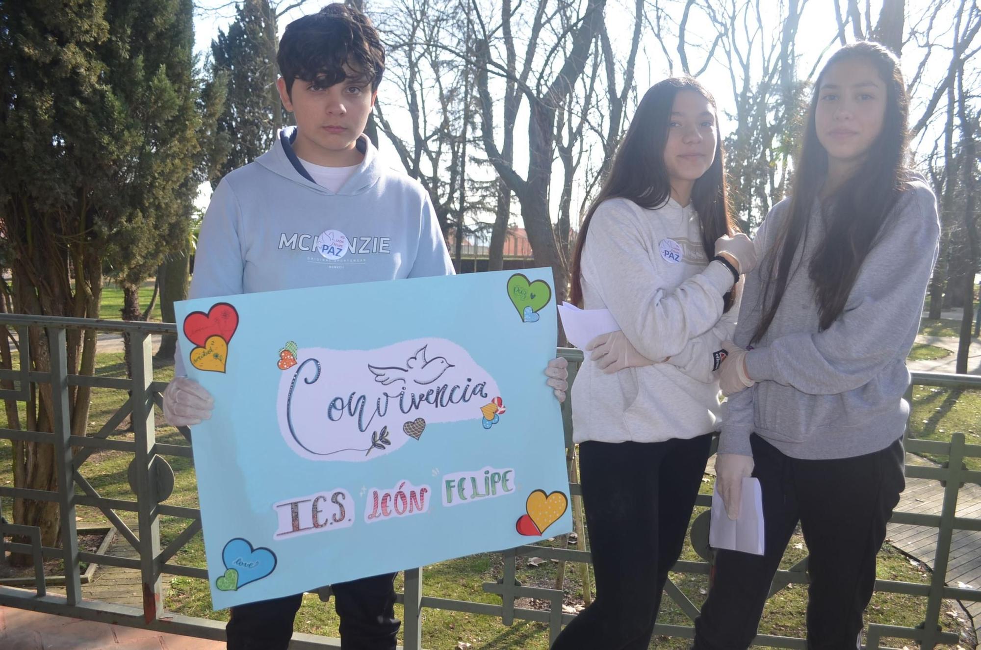 GALERÍA | Los colegios e institutos de Benavente celebran el Día de la Paz
