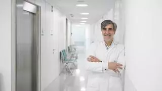 Doctor Lobo, el médico que enseña por toda España una técnica de cirugía ginecológica sin cicatrices: "Son resultados espectaculares"